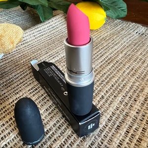 MAC 💄| powder kiss lipstick 💋 | 301 “a little tamed”